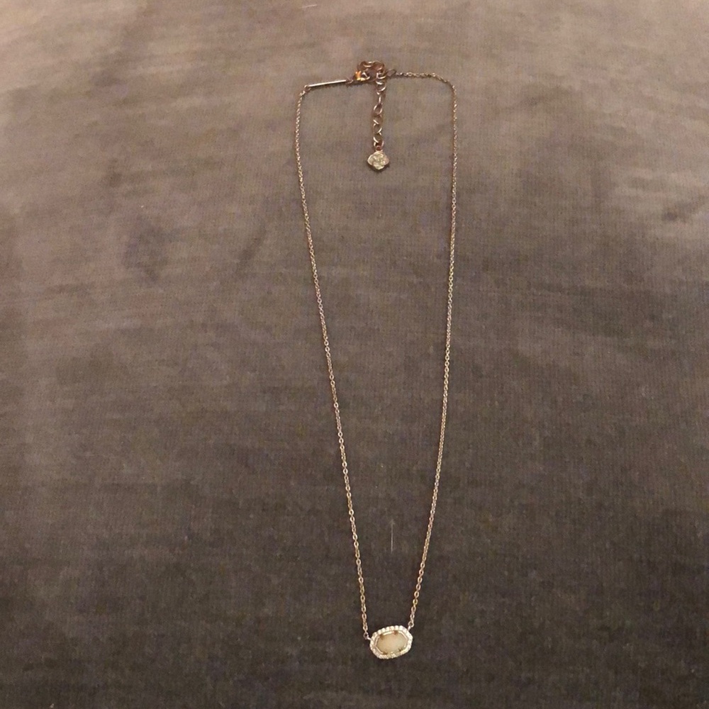 Kendra Scott Chelsea pendant necklace